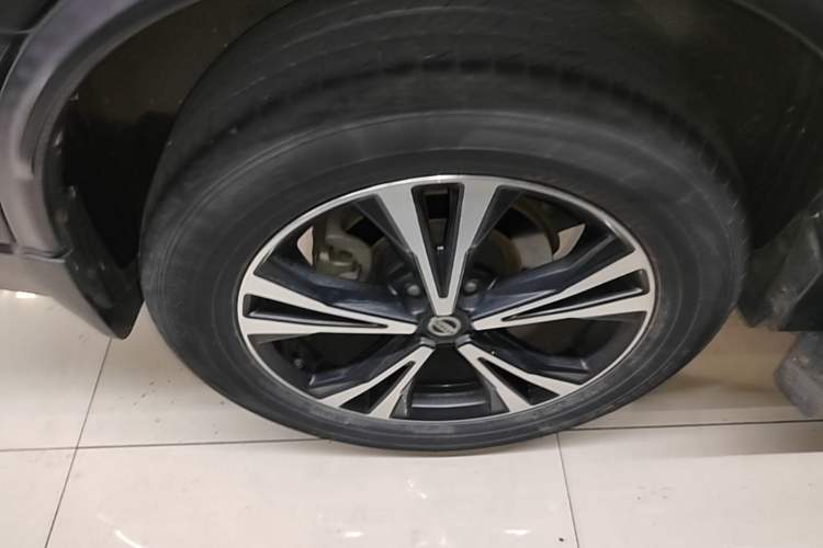 Used Nissan X-Trail 2019 2.5L CVT Smart Connect Luxury Edition 4WD Right Rear Wheel Hub