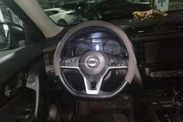 Used Nissan X-Trail 2019 2.0L CVT Smart Connect Comfort Edition 2WD Steering Wheel