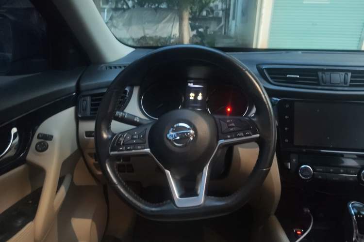 Used Nissan X-Trail 2019 2.0L CVT Smart Connect Comfort Edition 2WD Steering Wheel