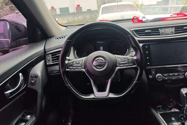 Used Nissan X-Trail 2019 2.0L CVT Comfort Edition 2WD Steering Wheel