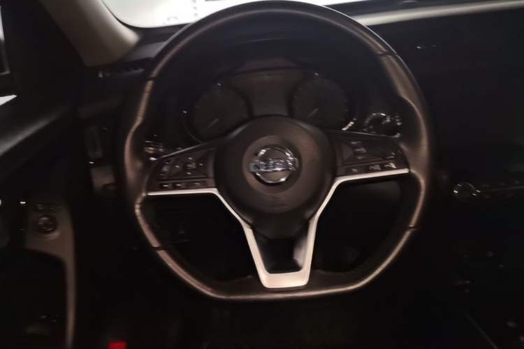 Used Nissan X-Trail 2019 2.0L CVT Smart Connect Comfort Edition 2WD Steering Wheel