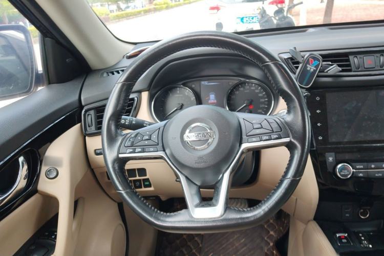 Used Nissan X-Trail 2019 2.0L CVT Smart Connect Comfort Edition 2WD Steering Wheel