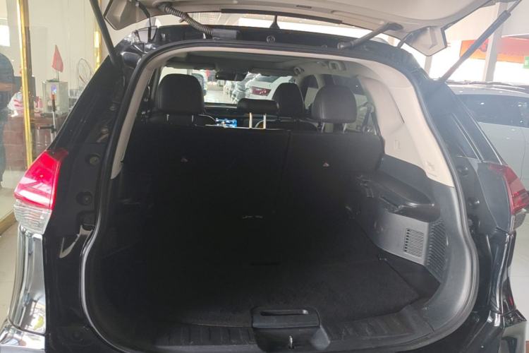 Used Nissan X-Trail 2019 2.0L CVT Smart Connect Comfort Edition 2WD Trunk