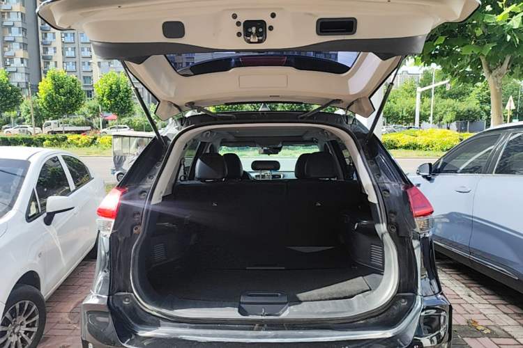 Used Nissan X-Trail 2019 2.0L CVT Smart Connect Comfort Edition 2WD Trunk
