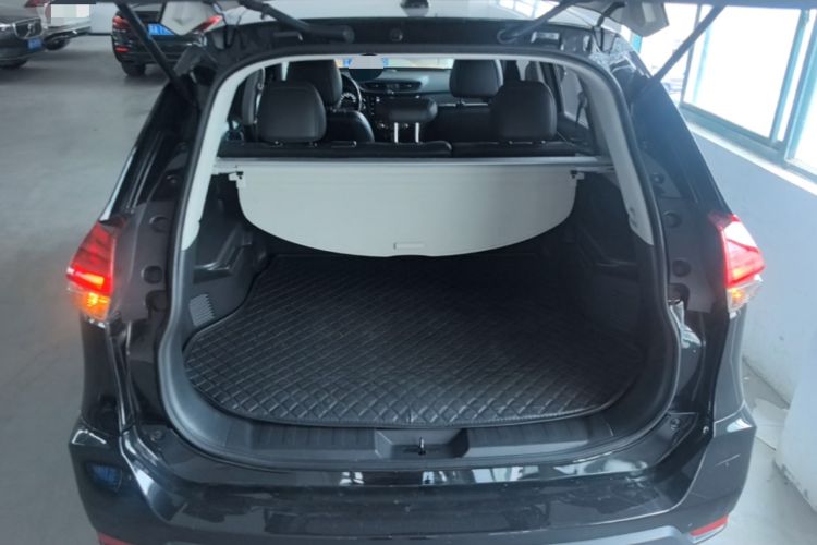Used Nissan X-Trail 2019 2.0L CVT Smart Connect Comfort Edition 2WD Trunk