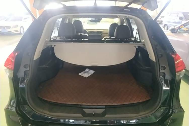 Used Nissan X-Trail 2019 2.0L CVT Smart Connect Comfort Edition 2WD Trunk