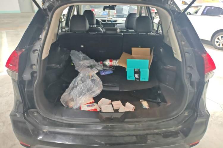 Used Nissan X-Trail 2019 2.0L CVT Smart Connect Comfort Edition 2WD Trunk