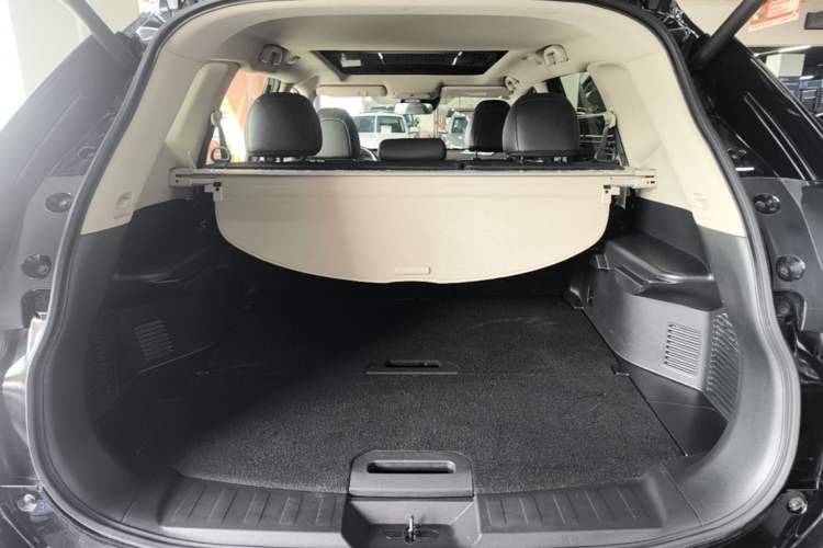 Used Nissan X-Trail 2019 2.0L CVT Smart Connect Comfort Edition 2WD Trunk
