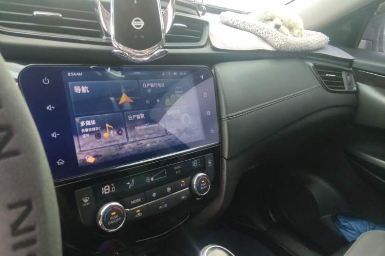 Used Nissan X-Trail 2019 2.0L CVT Smart Connect Comfort Edition 2WD Audio And AC Panel