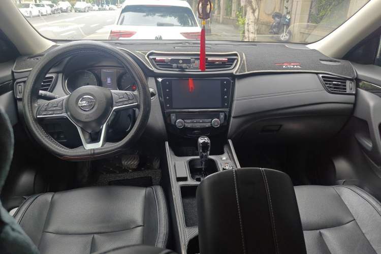 Used Nissan X-Trail 2019 2.0L CVT Smart Connect Comfort Edition 2WD Center Console