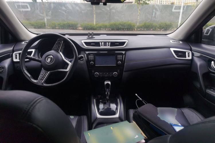 Used Nissan X-Trail 2019 2.0L CVT Comfort Edition 2WD Center Console