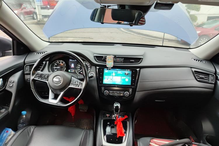 Used Nissan X-Trail 2019 2.0L CVT Smart Connect Comfort Edition 2WD Center Console