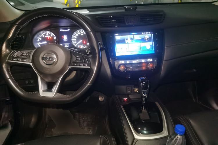 Used Nissan X-Trail 2019 2.0L CVT Smart Connect Comfort Edition 2WD Center Console