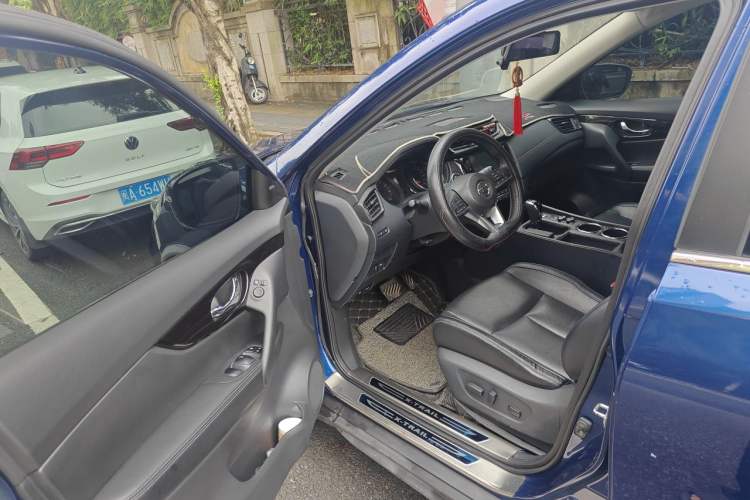Used Nissan X-Trail 2019 2.0L CVT Smart Connect Comfort Edition 2WD Driver Seat