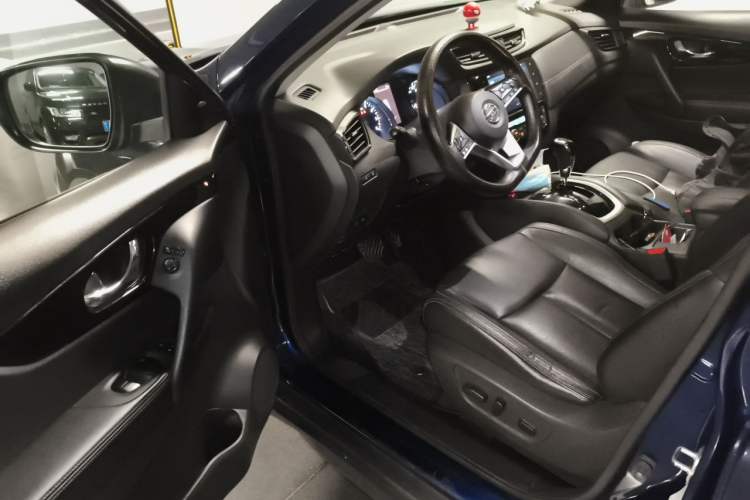 Used Nissan X-Trail 2019 2.0L CVT Smart Connect Comfort Edition 2WD Driver Seat