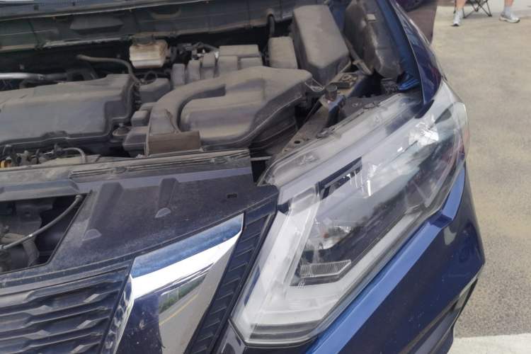 Used Nissan X-Trail 2019 2.0L CVT Comfort Edition 2WD Engine Bay Left