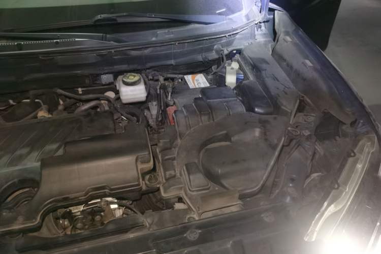 Used Nissan X-Trail 2019 2.0L CVT Smart Connect Comfort Edition 2WD Engine Bay Left