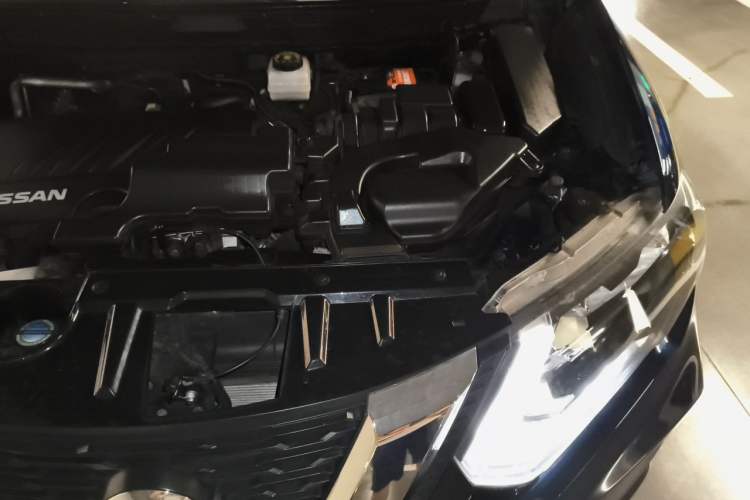 Used Nissan X-Trail 2019 2.0L CVT Smart Connect Comfort Edition 2WD Engine Bay Left