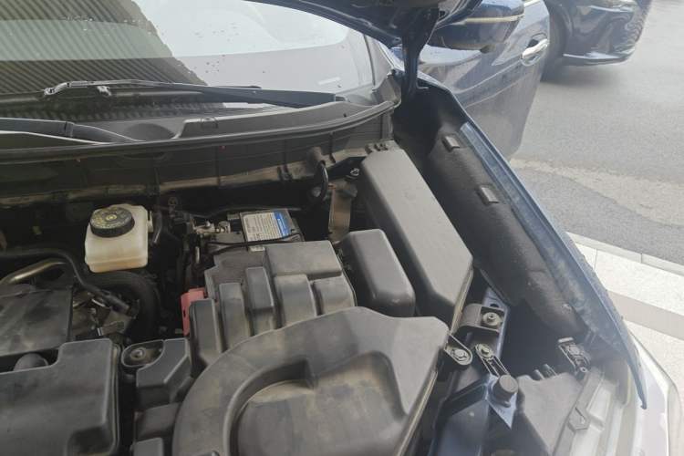 Used Nissan X-Trail 2019 2.0L CVT Smart Connect Comfort Edition 2WD Engine Bay Left