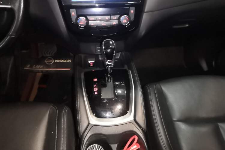 Used Nissan X-Trail 2019 2.0L CVT Smart Connect Comfort Edition 2WD Gear Lever