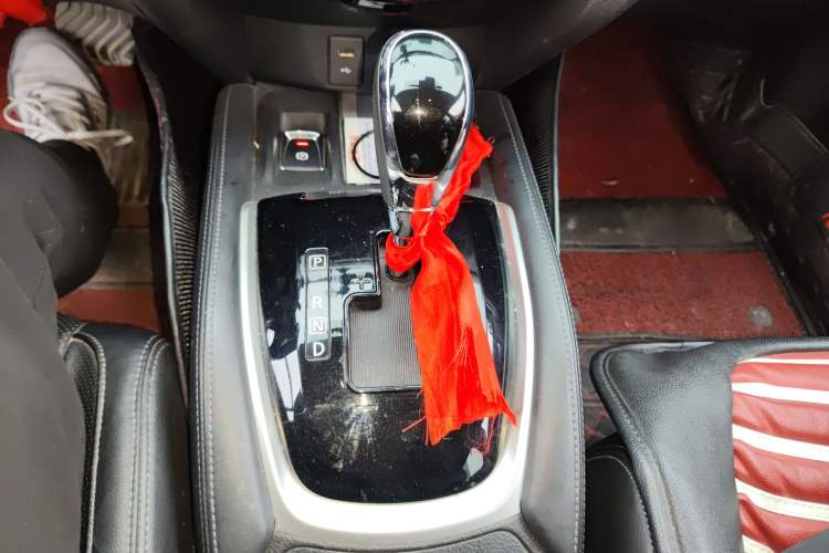 Used Nissan X-Trail 2019 2.0L CVT Smart Connect Comfort Edition 2WD Gear Lever