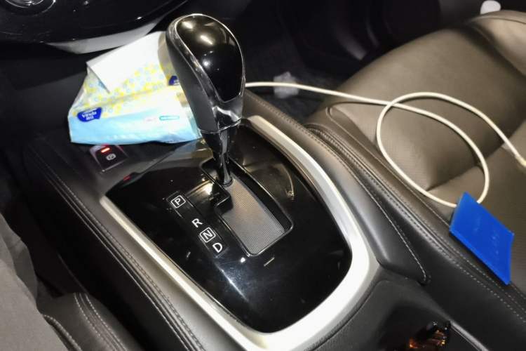 Used Nissan X-Trail 2019 2.0L CVT Smart Connect Comfort Edition 2WD Gear Lever