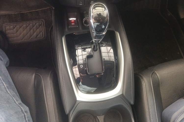 Used Nissan X-Trail 2019 2.0L CVT Comfort Edition 2WD Gear Lever