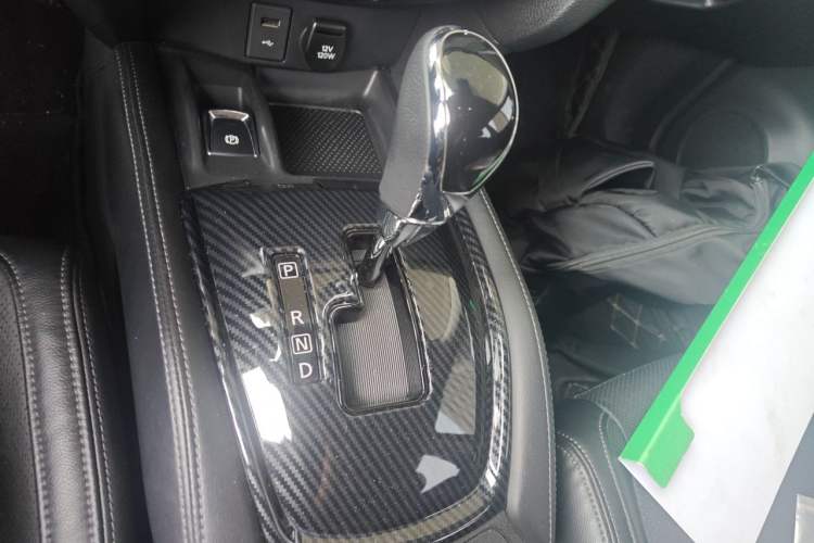 Used Nissan X-Trail 2019 2.0L CVT Smart Connect Comfort Edition 2WD Gear Lever