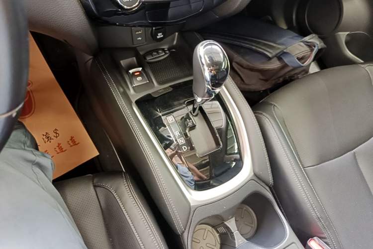 Used Nissan X-Trail 2019 2.0L CVT Smart Connect Comfort Edition 2WD Gear Lever