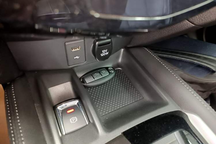 Used Nissan X-Trail 2019 2.0L CVT Smart Connect Comfort Edition 2WD Interior 1