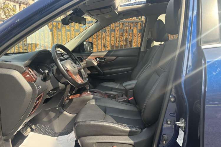 Used Nissan X-Trail 2019 2.0L CVT SmartConnect 7-Seater Comfort Edition 2WD Interior 2
