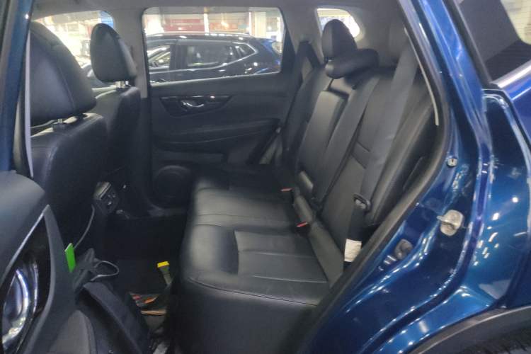 Used Nissan X-Trail 2019 2.0L CVT Smart Connect Comfort Edition 2WD Interior 4