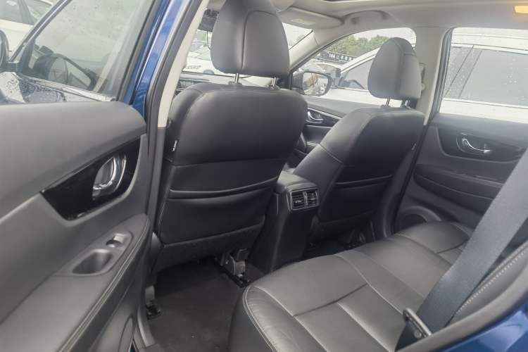 Used Nissan X-Trail 2019 2.0L CVT Smart Connect Comfort Edition 2WD Interior 5
