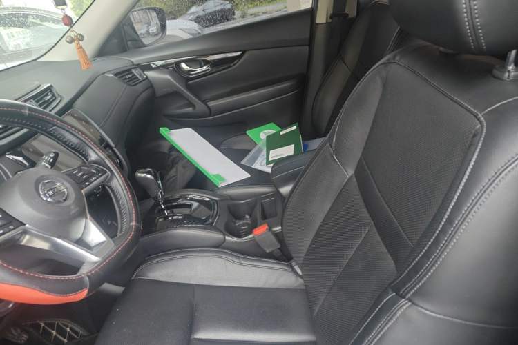Used Nissan X-Trail 2019 2.0L CVT Smart Connect Comfort Edition 2WD Left Front Seat