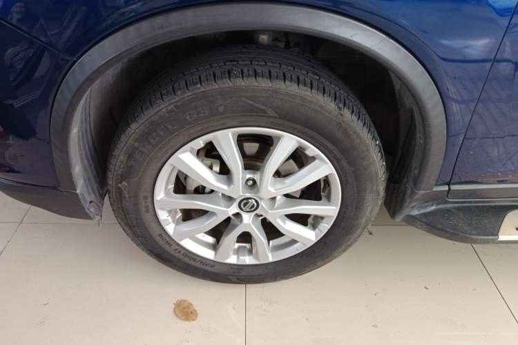 Used Nissan X-Trail 2019 2.0L CVT Smart Connect Comfort Edition 2WD Left Front Wheel Hub