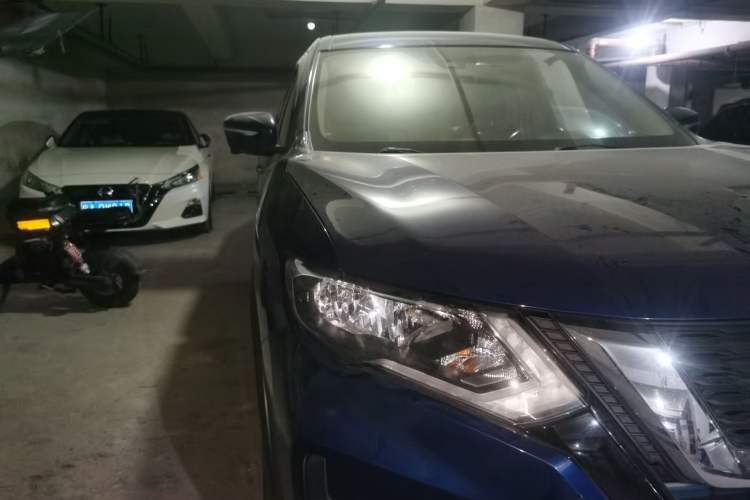 Used Nissan X-Trail 2019 2.0L CVT Smart Connect Comfort Edition 2WD Right Front Headlight
