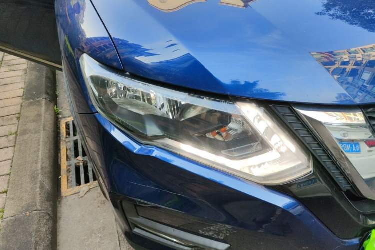 Used Nissan X-Trail 2019 2.0L CVT Smart Connect Comfort Edition 2WD Right Front Headlight
