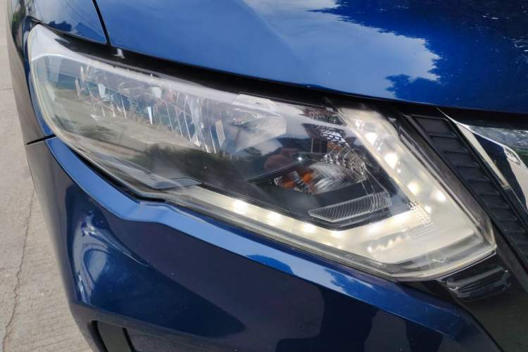 Used Nissan X-Trail 2019 2.0L CVT Smart Connect Comfort Edition 2WD Right Front Headlight