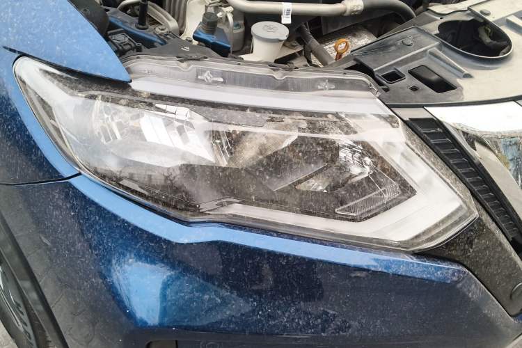 Used Nissan X-Trail 2019 2.5L CVT Smart Connect Luxury Edition 4WD Right Front Headlight