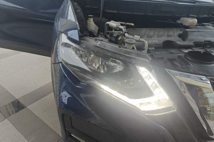 Used Nissan X-Trail 2019 2.0L CVT Smart Connect Comfort Edition 2WD Right Front Headlight