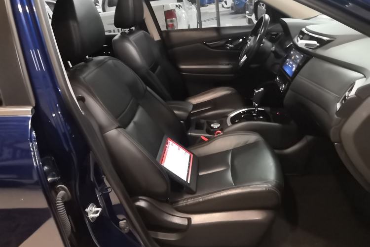 Used Nissan X-Trail 2019 2.0L CVT Smart Connect Comfort Edition 2WD Right Front Seat