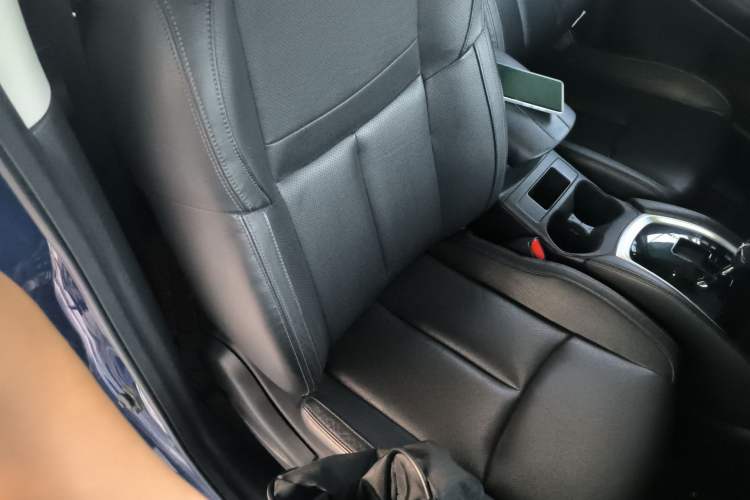 Used Nissan X-Trail 2019 2.0L CVT Comfort Edition 2WD Right Front Seat