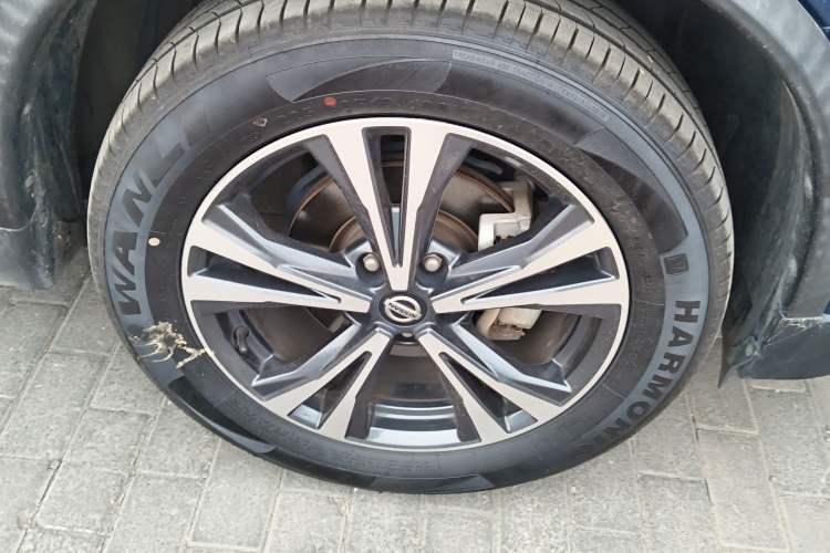 Used Nissan X-Trail 2019 2.5L CVT Smart Connect Luxury Edition 4WD Right Front Wheel Hub