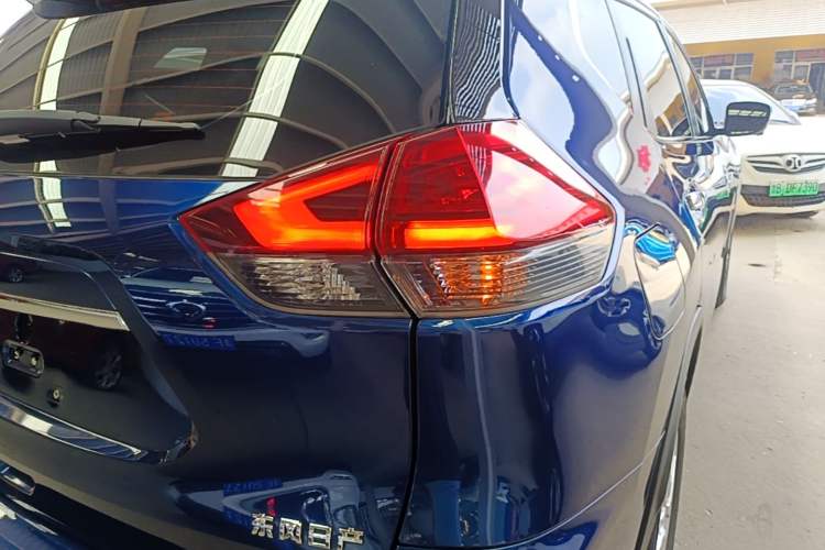 Used Nissan X-Trail 2019 2.0L CVT Smart Connect Comfort Edition 2WD Right Rear Taillight