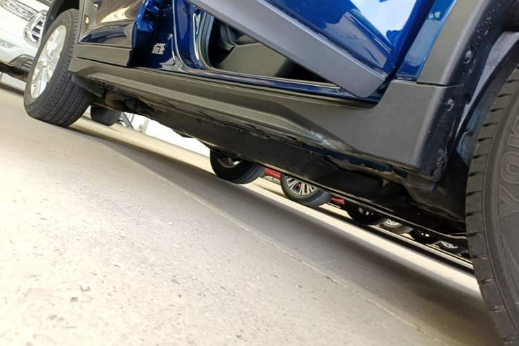 Used Nissan X-Trail 2019 2.0L CVT Smart Connect Comfort Edition 2WD Right Side Sill