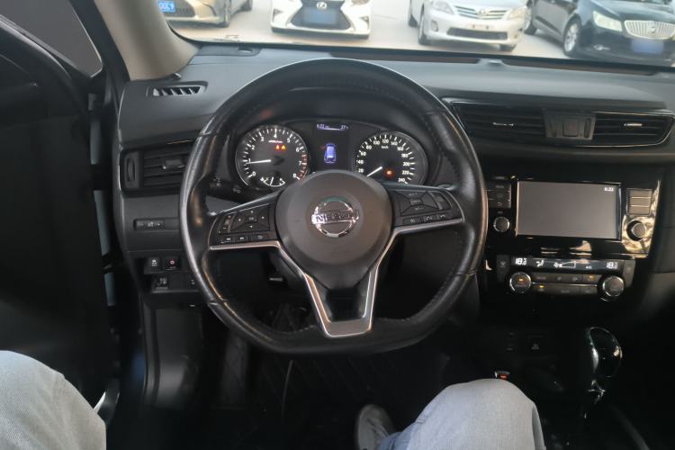 Used Nissan X-Trail 2019 2.0L CVT Comfort Edition 2WD Steering Wheel