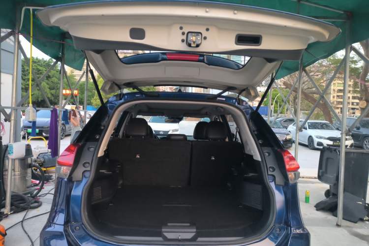 Used Nissan X-Trail 2019 2.0L CVT Comfort Edition 2WD Trunk