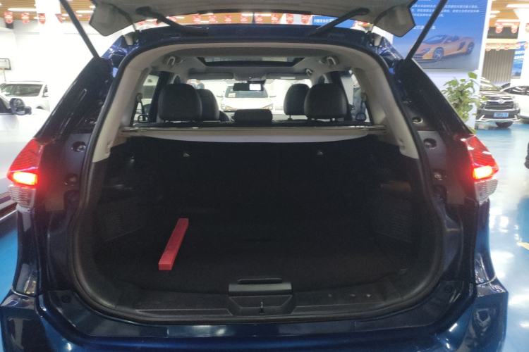 Used Nissan X-Trail 2019 2.0L CVT Smart Connect Comfort Edition 2WD Trunk
