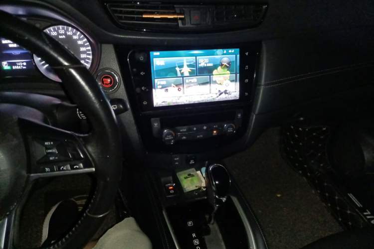 Used Nissan X-Trail 2019 2.0L CVT Smart Connect Comfort Edition 2WD Audio And AC Panel