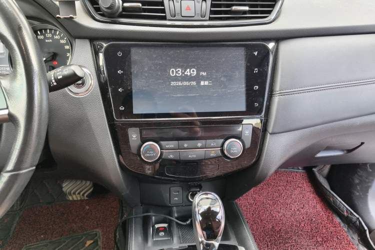 Used Nissan X-Trail 2019 2.0L CVT Smart Connect Comfort Edition 2WD Audio And AC Panel